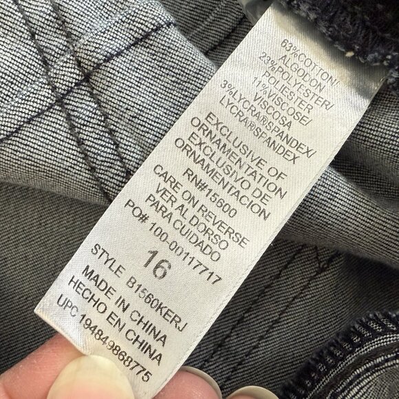 Democracy Women's Straight Leg Distressed Blue Jeans Size 16 - Picture 7 of 9